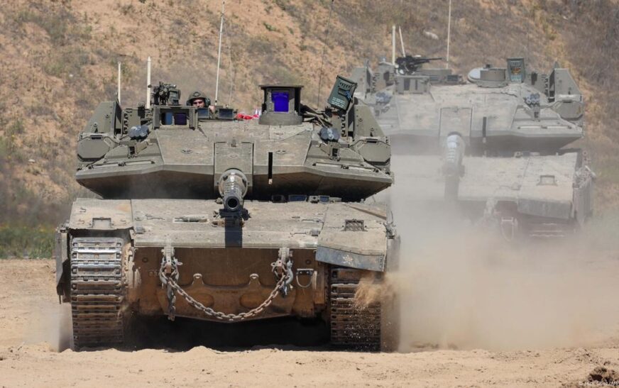 ইসরায়েলের স্থল অভিযান শুরু, গাজায় তীব্র বোমাবর্ষণ