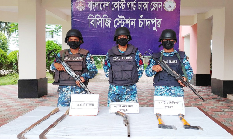 মোহনপুর লঞ্চঘাটে কোস্টগার্ডের অভিযানে অস্ত্র উদ্ধার