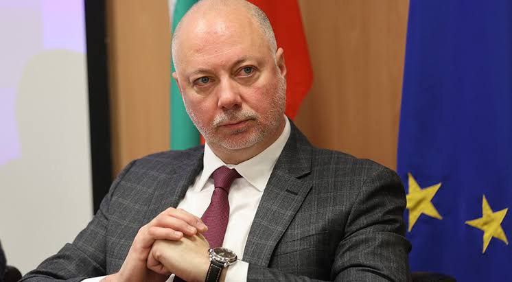 ব্যাপক বিক্ষোভের মধ্যে পদত্যাগ করলেন বুলগেরিয়ার প্রধানমন্ত্রী রোসেন ঝেলিয়াজকভ