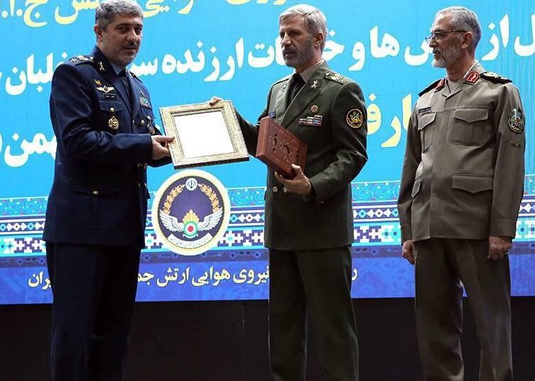 সামরিক ব্যর্থতার জেরে ইরানের বিমান বাহিনী প্রধান বরখাস্ত; নতুন কমান্ডারের দায়িত্ব গ্রহণ