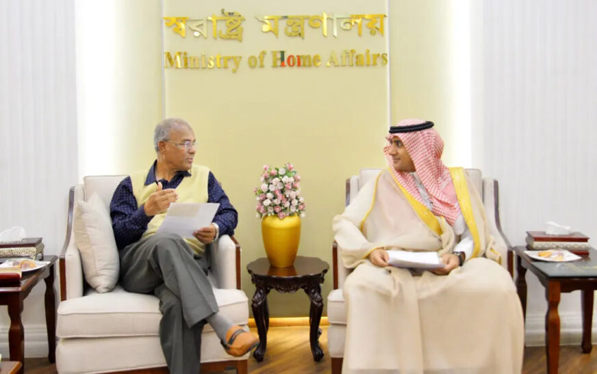 স্বরাষ্ট্র উপদেষ্টার সঙ্গে সৌদি রাষ্ট্রদূতের সাক্ষাৎ