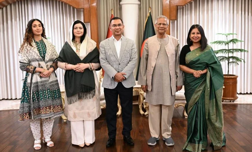 প্রধান উপদেষ্টার সঙ্গে সাক্ষাতে সপরিবারে যমুনায় তারেক রহমান