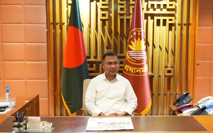 সশস্ত্র বাহিনী বিভাগে প্রথমবারের মতো অফিস করলেন প্রধানমন্ত্রী