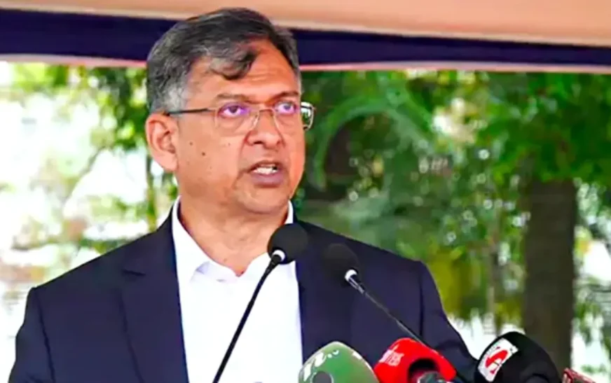 বর্তমান পোশাকে পুলিশ বাহিনী সন্তুষ্ট নয়: স্বরাষ্ট্রমন্ত্রী