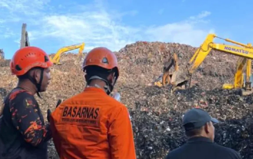 ইন্দোনেশিয়ায় আবর্জনার স্তূপ ধসে ৪ জনের মৃত্যু