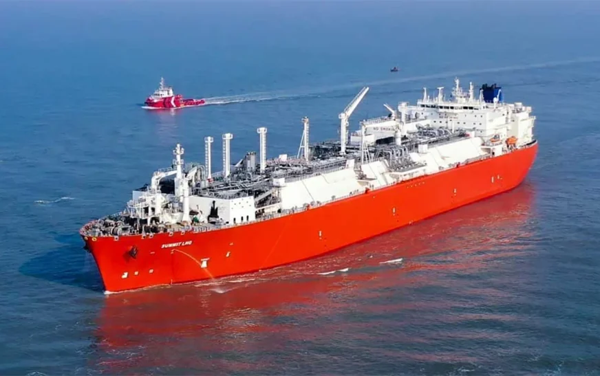 চট্টগ্রাম বন্দরে পৌঁছেছে জ্বালানিবাহী ৮টি জাহাজ