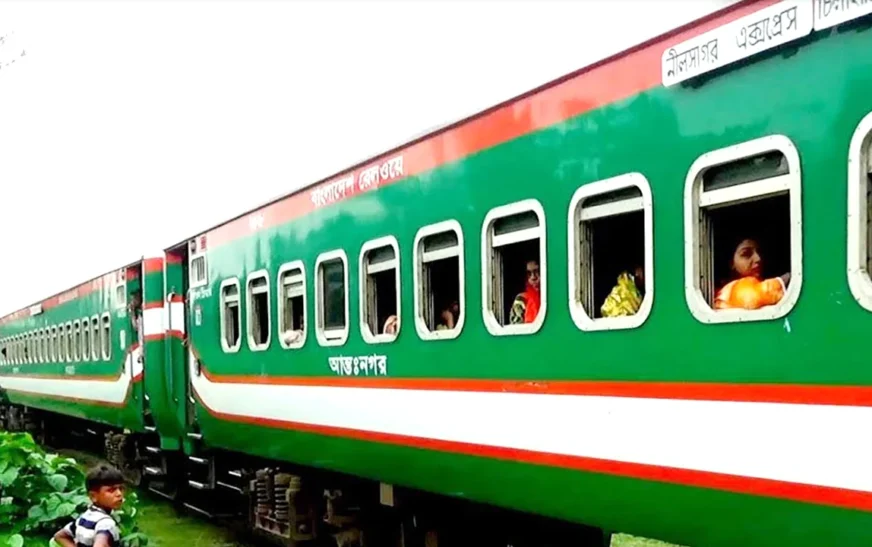 ২১ ঘণ্টা পর উত্তরাঞ্চলে ট্রেন চলাচল স্বাভাবিক