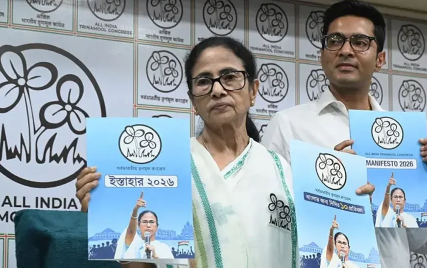 আই-প্যাক ও ‘আইটি সেল’: পশ্চিমবঙ্গের ভোটযুদ্ধ এখন যাদের নিয়ন্ত্রণে
