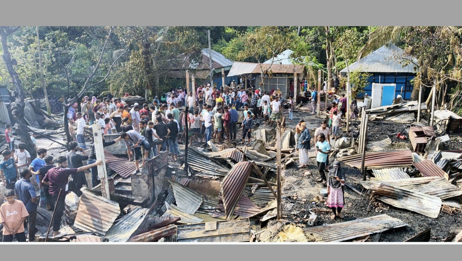 ফরিদগঞ্জে ১১ পরিবারের বসতঘর পুড়ে ছাই‎